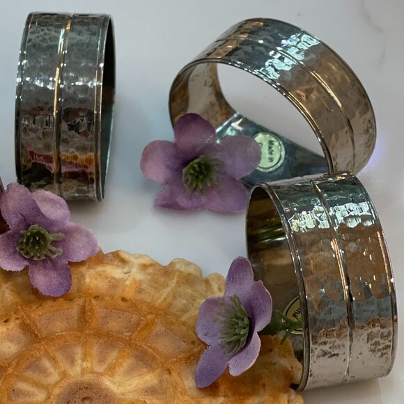 4 Hammered Napkin Rings - Picture 4 of 6